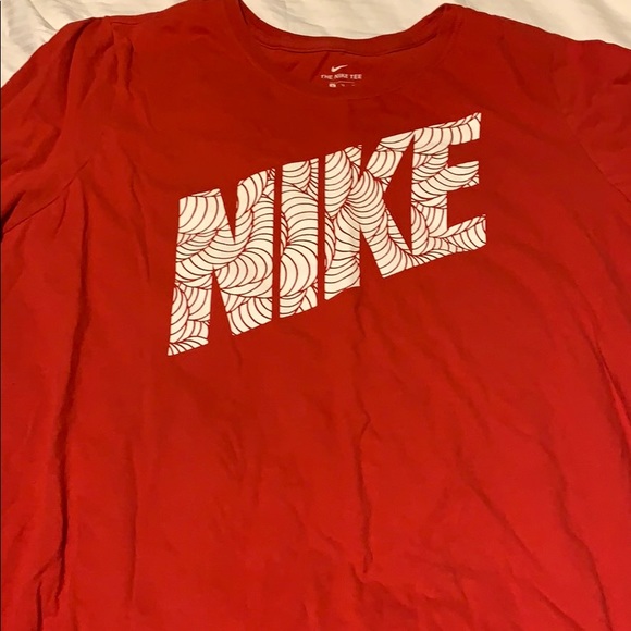 Nike Tops - Nike tee